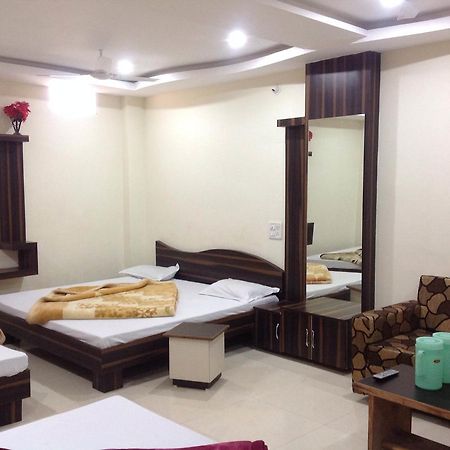 Hotel Vrandavan Palace Near Mahakal Temple Ujjain Extérieur photo