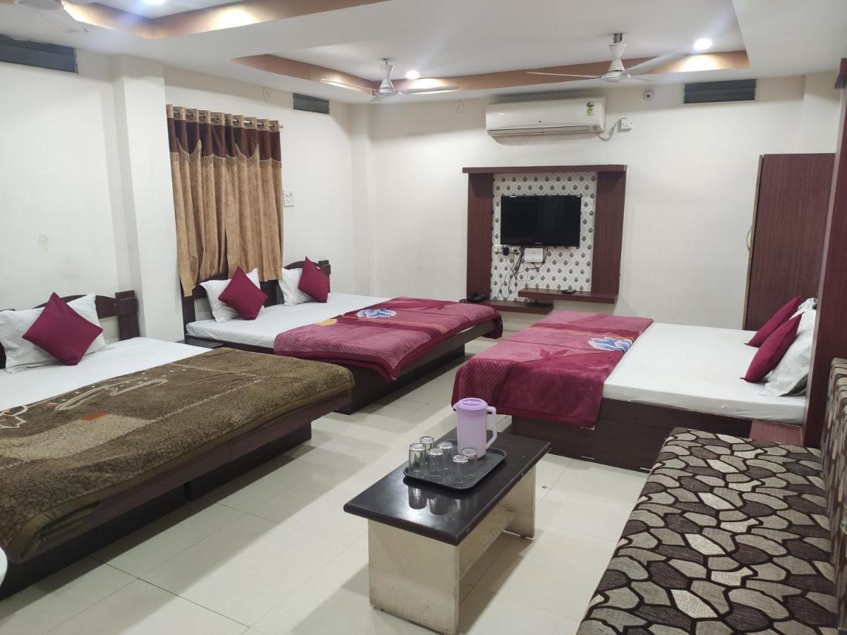 Hotel Vrandavan Palace Near Mahakal Temple Ujjain Extérieur photo