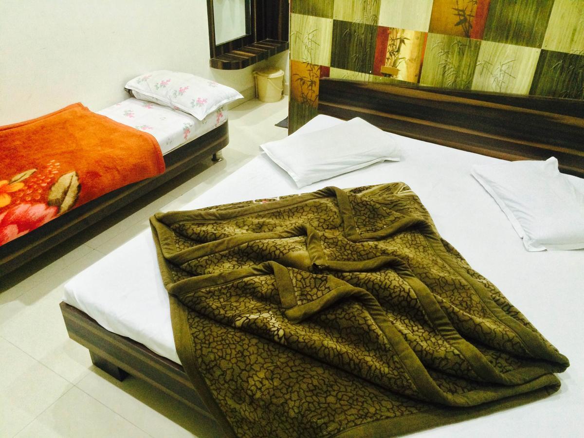 Hotel Vrandavan Palace Near Mahakal Temple Ujjain Extérieur photo