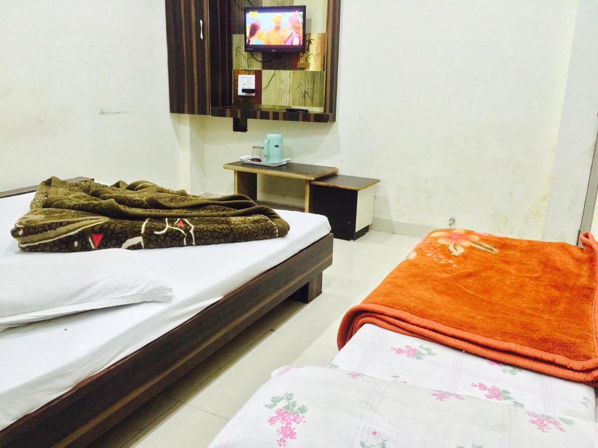 Hotel Vrandavan Palace Near Mahakal Temple Ujjain Extérieur photo