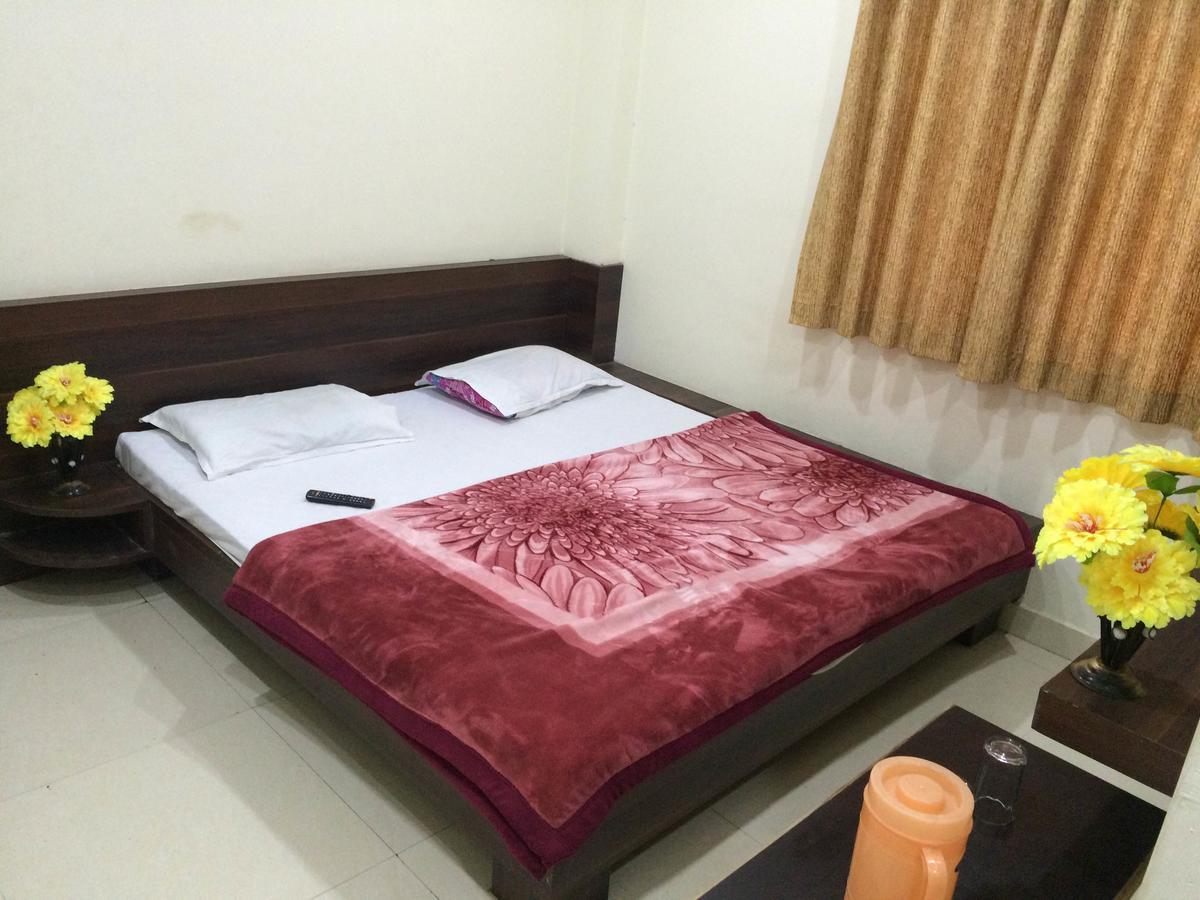 Hotel Vrandavan Palace Near Mahakal Temple Ujjain Extérieur photo