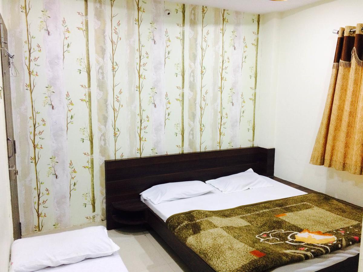 Hotel Vrandavan Palace Near Mahakal Temple Ujjain Extérieur photo