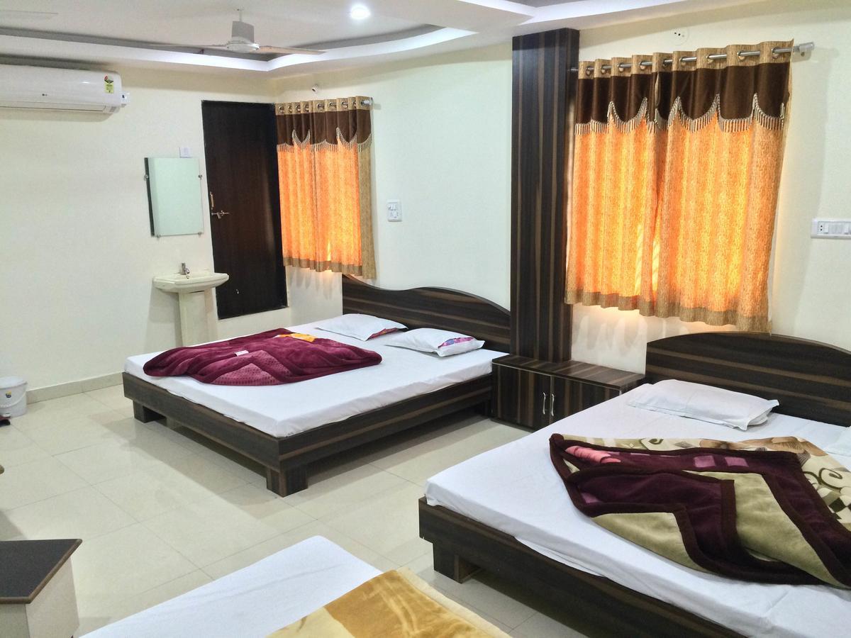 Hotel Vrandavan Palace Near Mahakal Temple Ujjain Extérieur photo