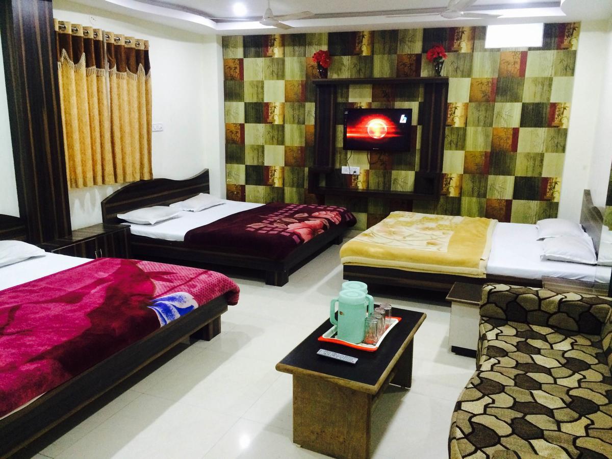 Hotel Vrandavan Palace Near Mahakal Temple Ujjain Extérieur photo