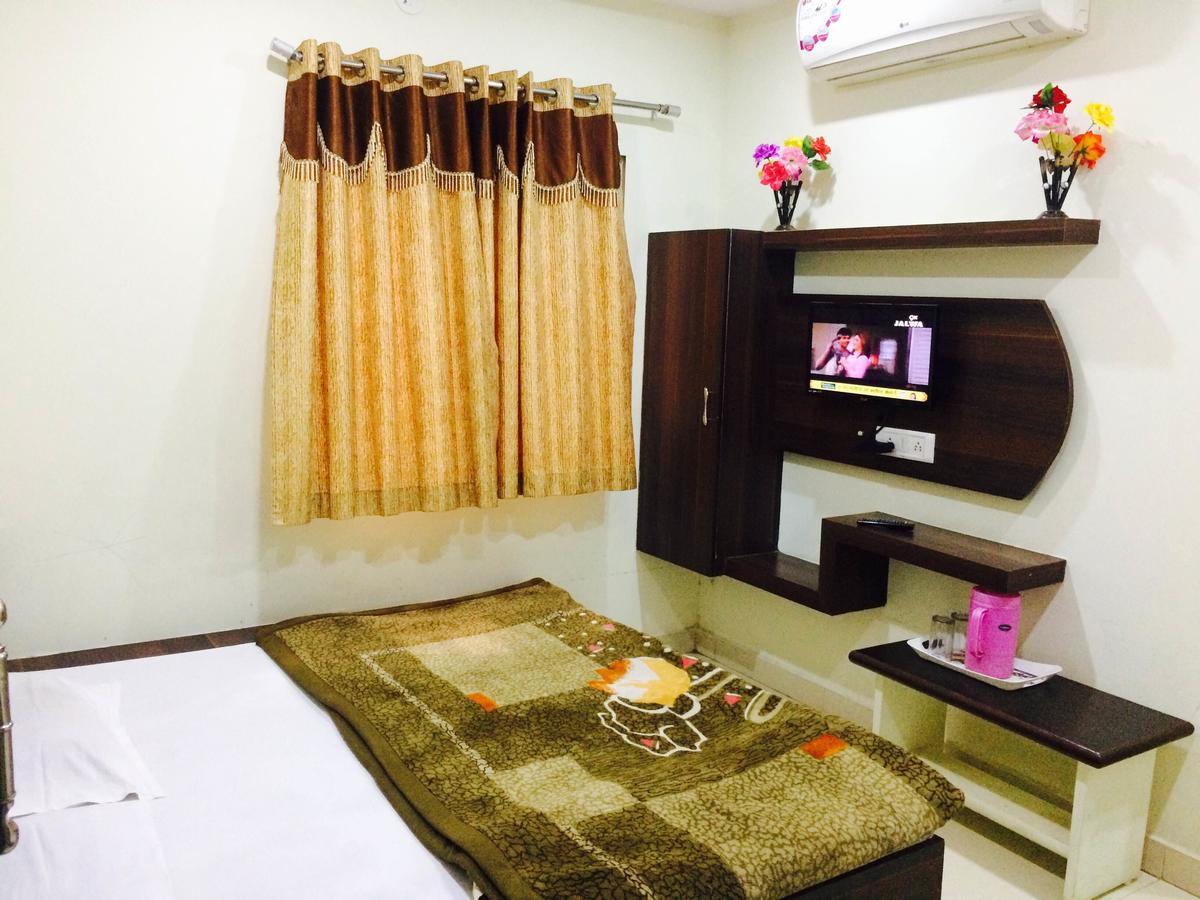 Hotel Vrandavan Palace Near Mahakal Temple Ujjain Extérieur photo